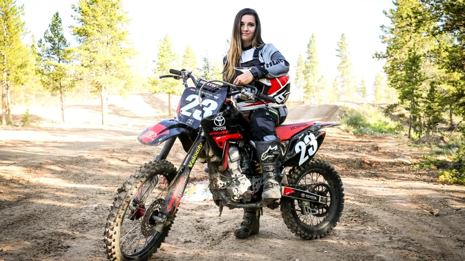 Kiana Clay sits on her dirtbike (Photo by Kristin Khol)